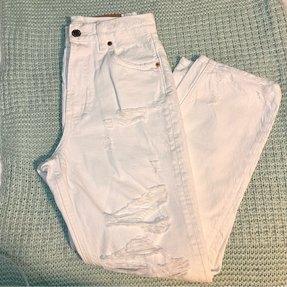 ZARA HIGH WAISTED DISTRESSED WHITE JEANS BOYFRIEND FIT - Picture 1 of 6